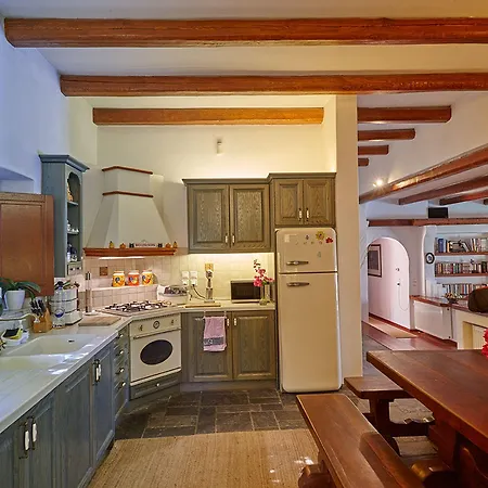 Aquaria Villa Karterados (Santorini)