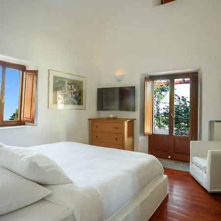 Aquaria * Karterados (Santorini)