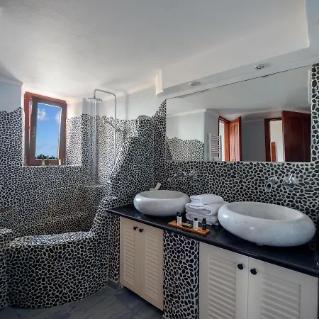 Aquaria Villa *