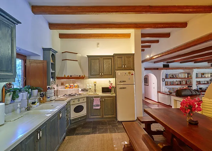 Aquaria Villa Karterádosz