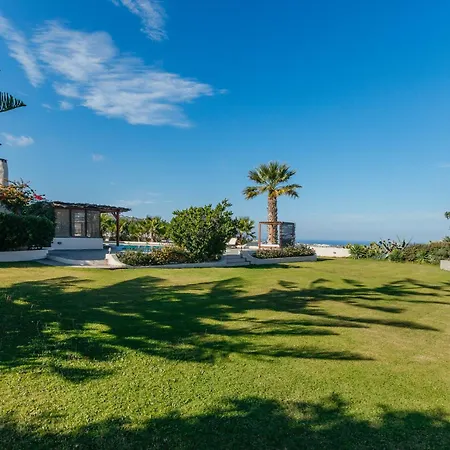 Aquaria Villa Karterados (Santorini)