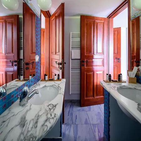 Aquaria Villa