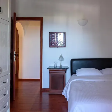 Aquaria Villa Karterados (Santorini)